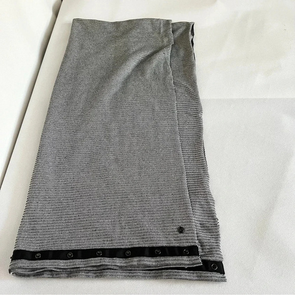 Lululemon Vinyasa Scarf Rulu Mini Check Pique White Heathered Black Reversible - Picture 1 of 11